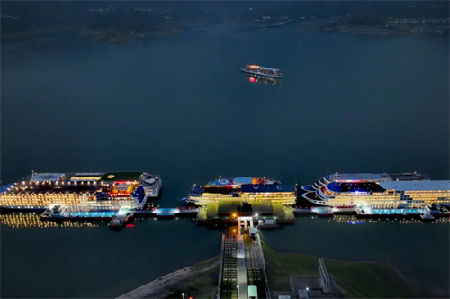 沿长江看岸电①：船到电通 供给无忧2.jpg