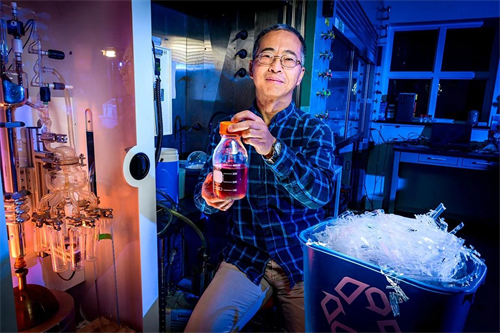 科学家研究将塑料废弃物转化为可持续喷气燃料2.jpg