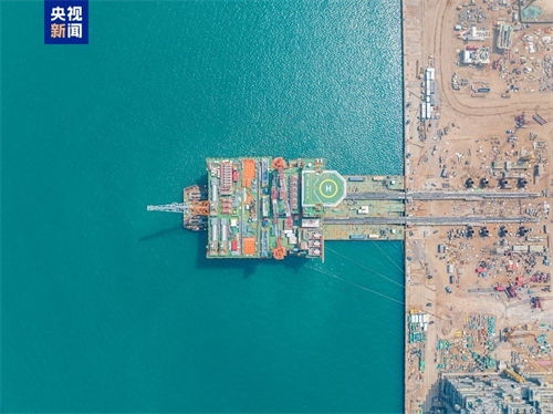 实现多项首创技术 我国渤海最大海上油气平台完工起运2.jpg