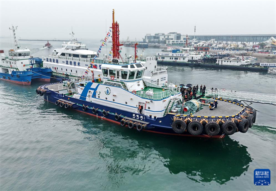 国内首艘“零排放”氢电拖轮在青岛入列1.jpg