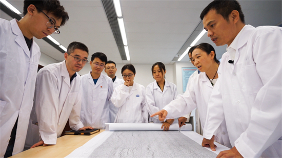 中国石油东方物探：数智破解地下“油气密码” AI赋能物探领域转型新生态3.jpg