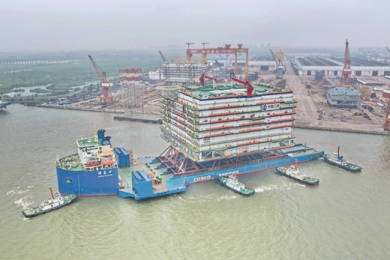 世界最大规模海上换流站南通造1.jpg